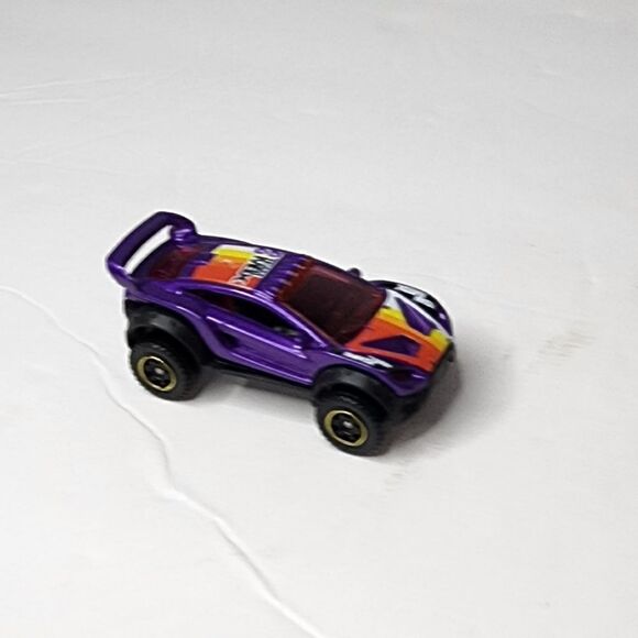 2012 Matchbox Terrain Trouncer Purple MB833 W4884 - Picture 1 of 11